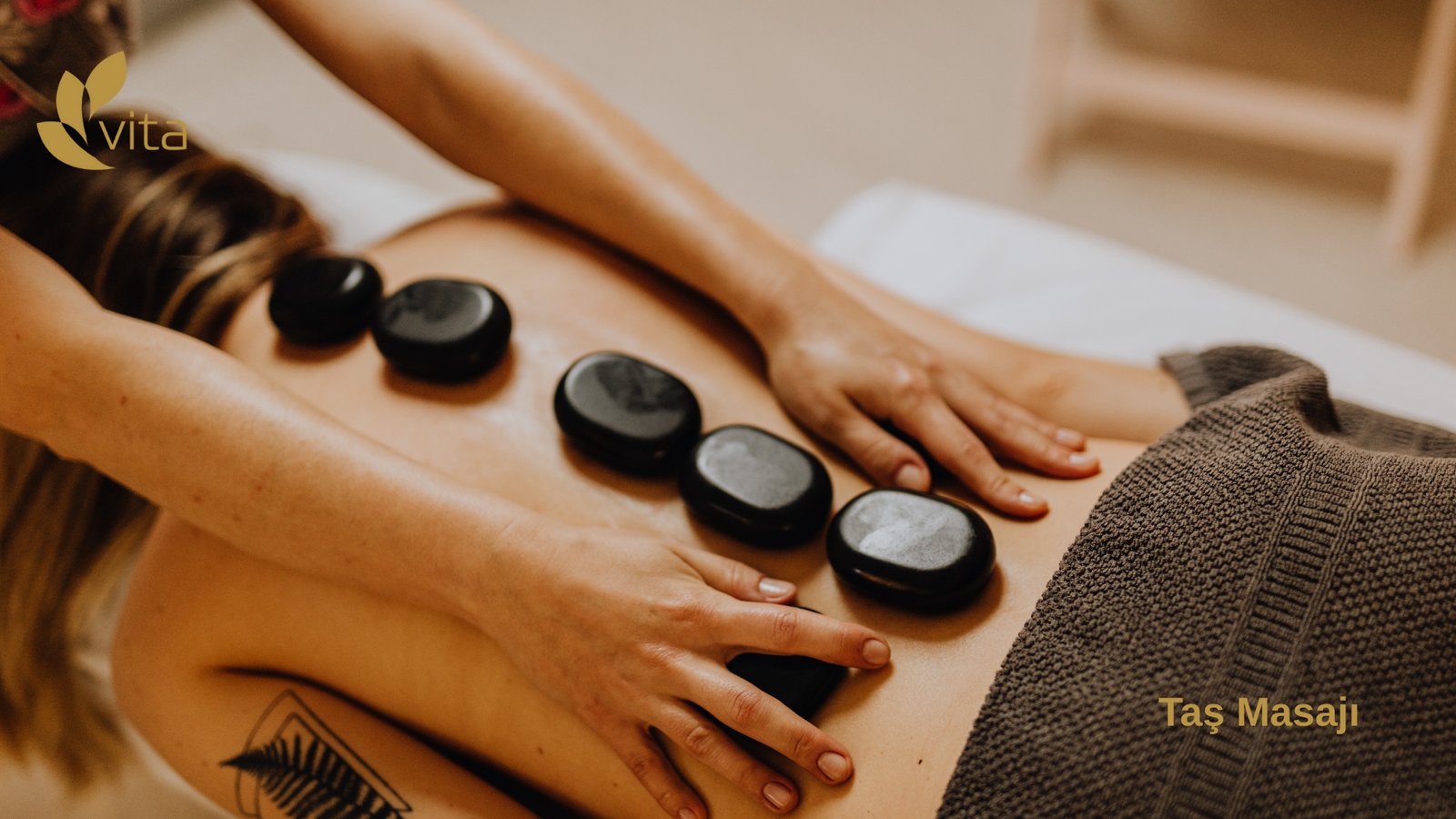 Taş Masajı (Çakra Masajı) ile Enerji Dengenizi Vita Spa’da Yakalayın | Vita Spa & Wellness